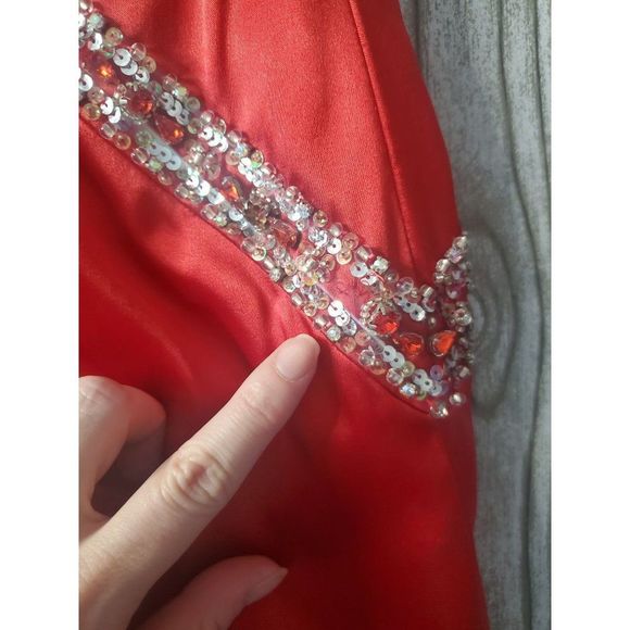 Le Gala Tony Bowls Womens Red Embellished Gown Size 8 - Picture 10 of 12